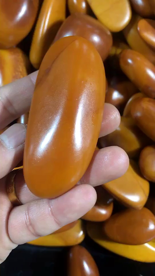 山料切割滚筒染色仿黄沁籽料,遇到这种料子要慎重