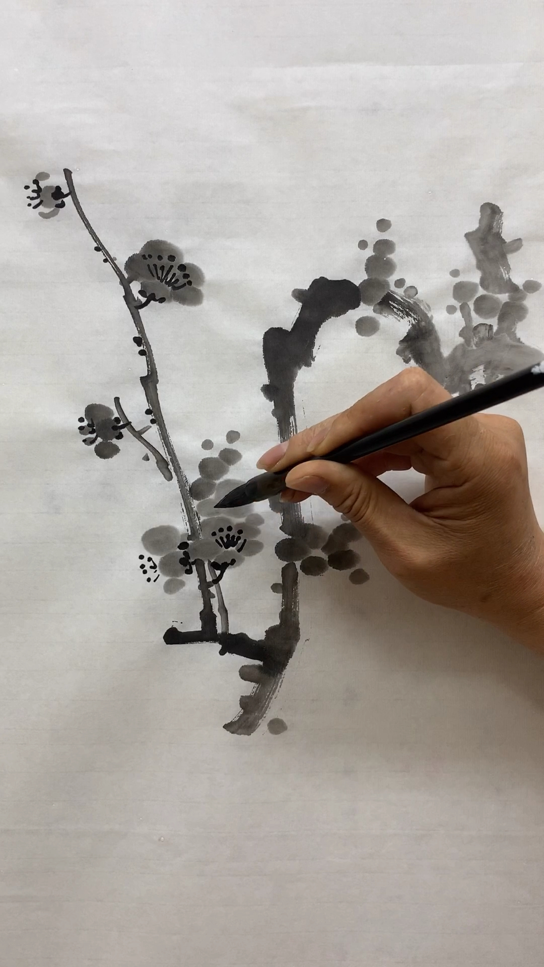 画画原来如此简单#国画,墨梅画法-度小视