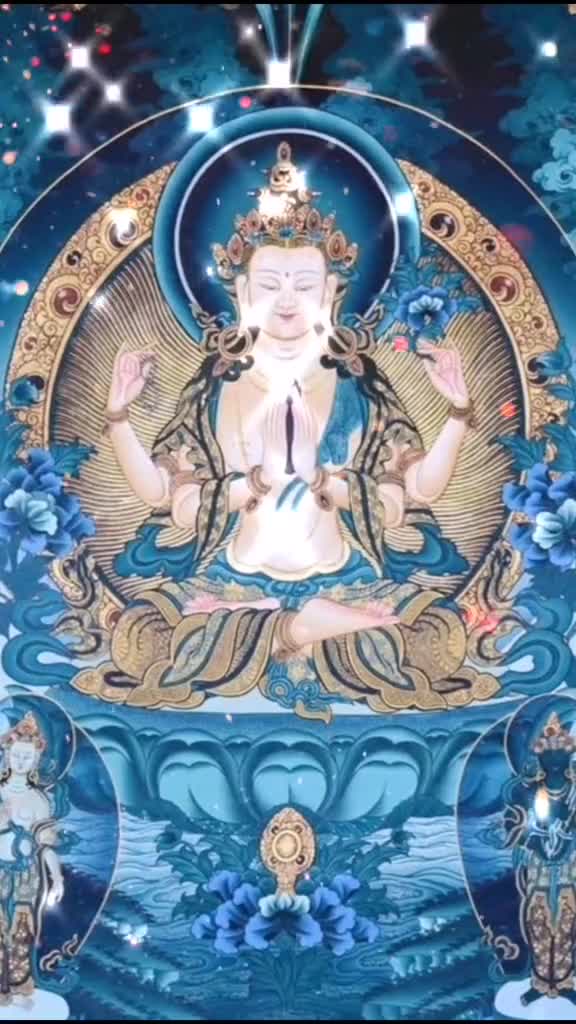 四臂观音的手,前两手合十胸前,抱着一颗如意宝珠,代表能满足所有众生