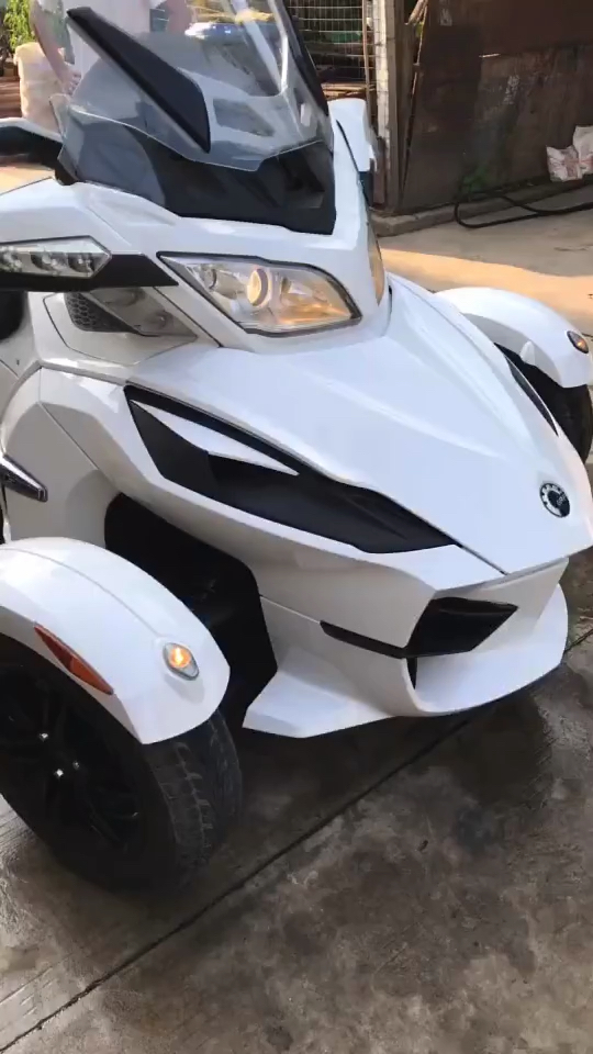 摩托车#最美大白庞巴迪