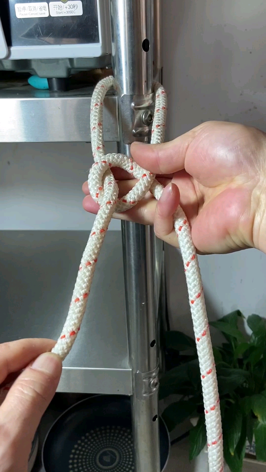 实用绳结#在固定物体上就这样打绳结之王的称人结