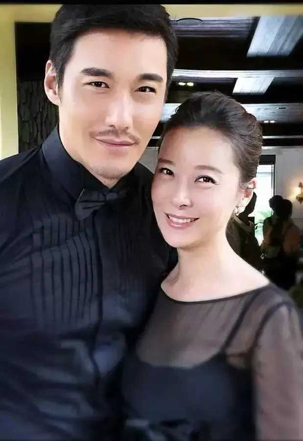 胡兵感情坎坷,前女友削发为尼,与柯蓝恋情成谜,至今单身