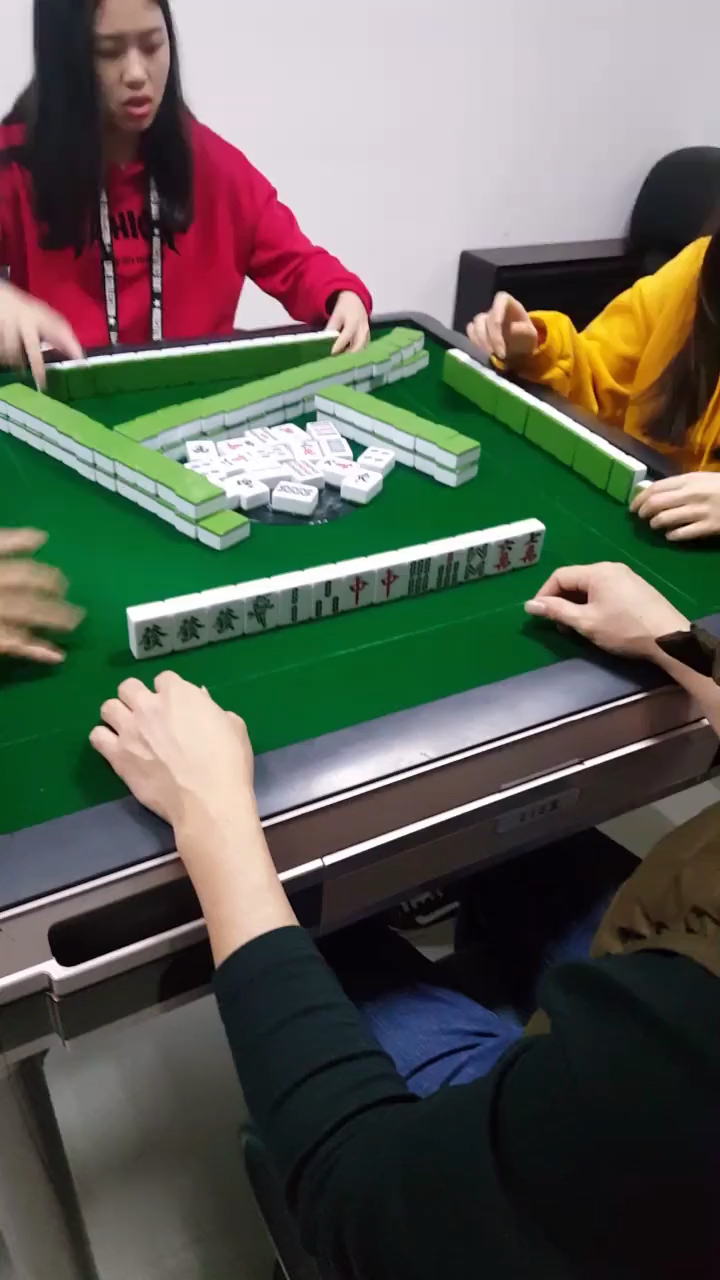 揭秘麻将背后的真相,大师教你如何辨别真假-度小视