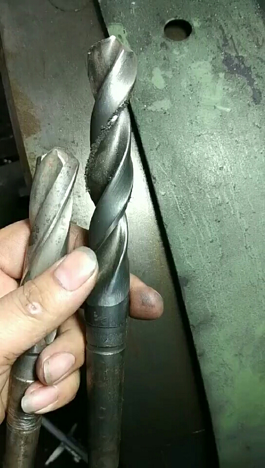 三韧钻头怎样磨!