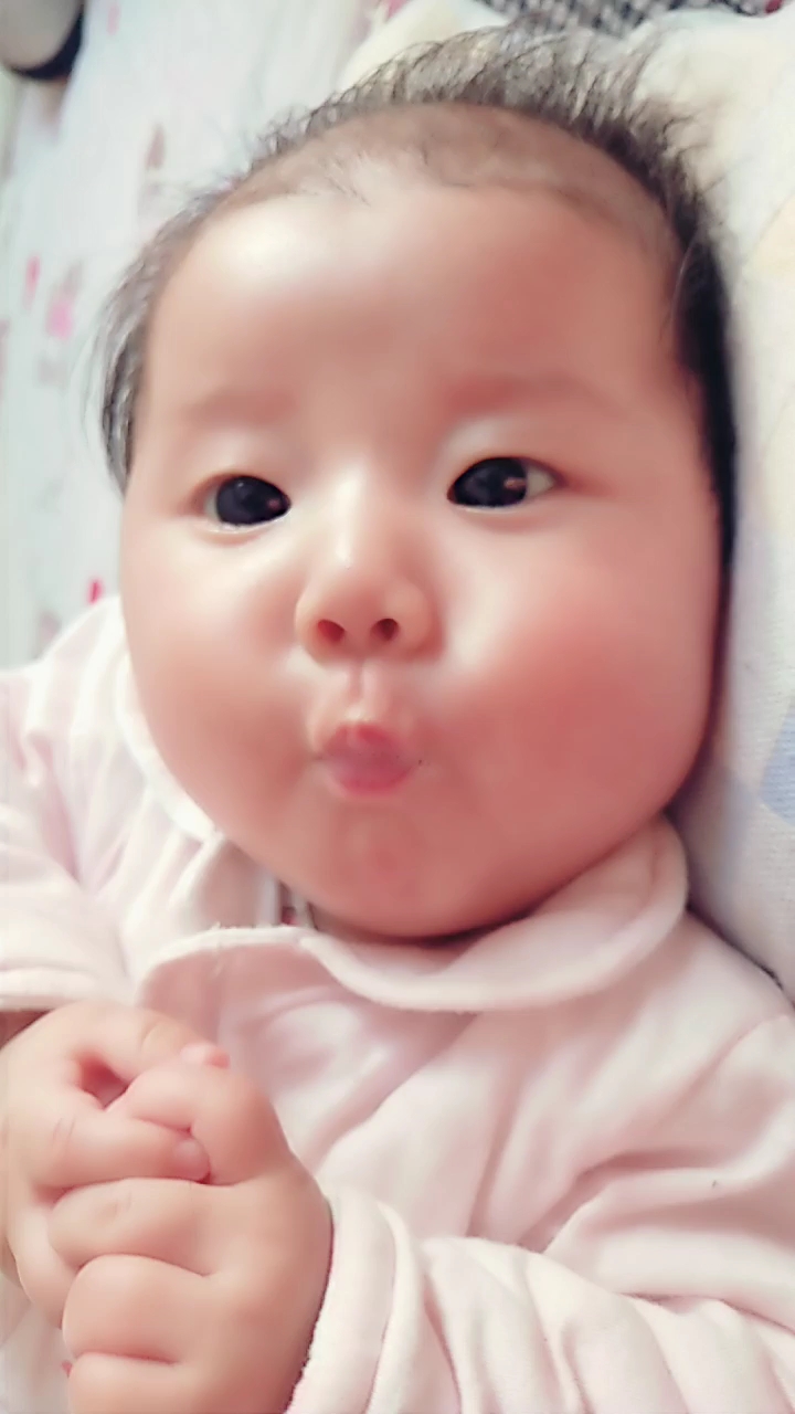 搞笑段子剧#小屁孩学吹口哨呢