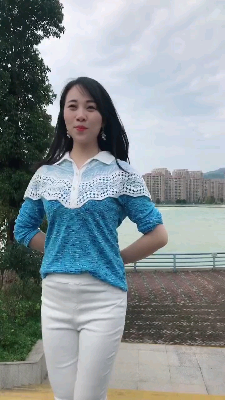 活泼开朗小娘们