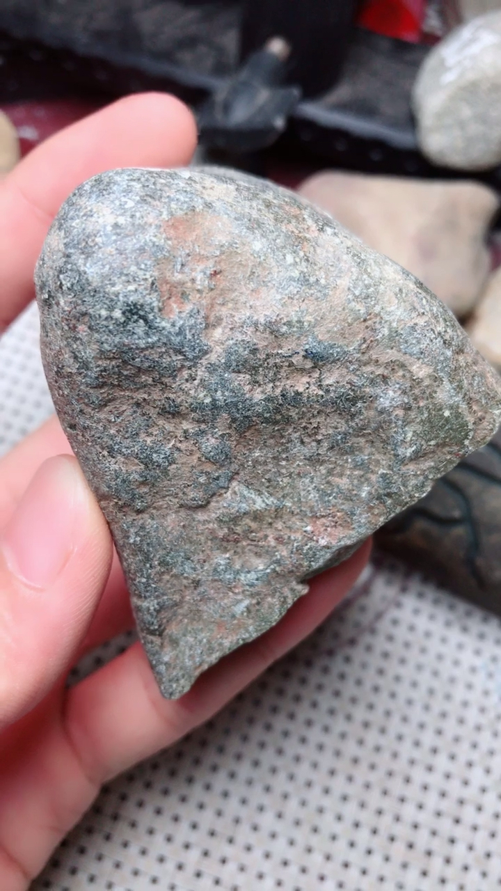 翡翠原石会卡断口料子500米