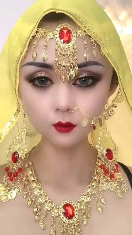 搞笑段子漂亮的印度新娘没想到卸妆之后变成中国人化妆技术这么好吗