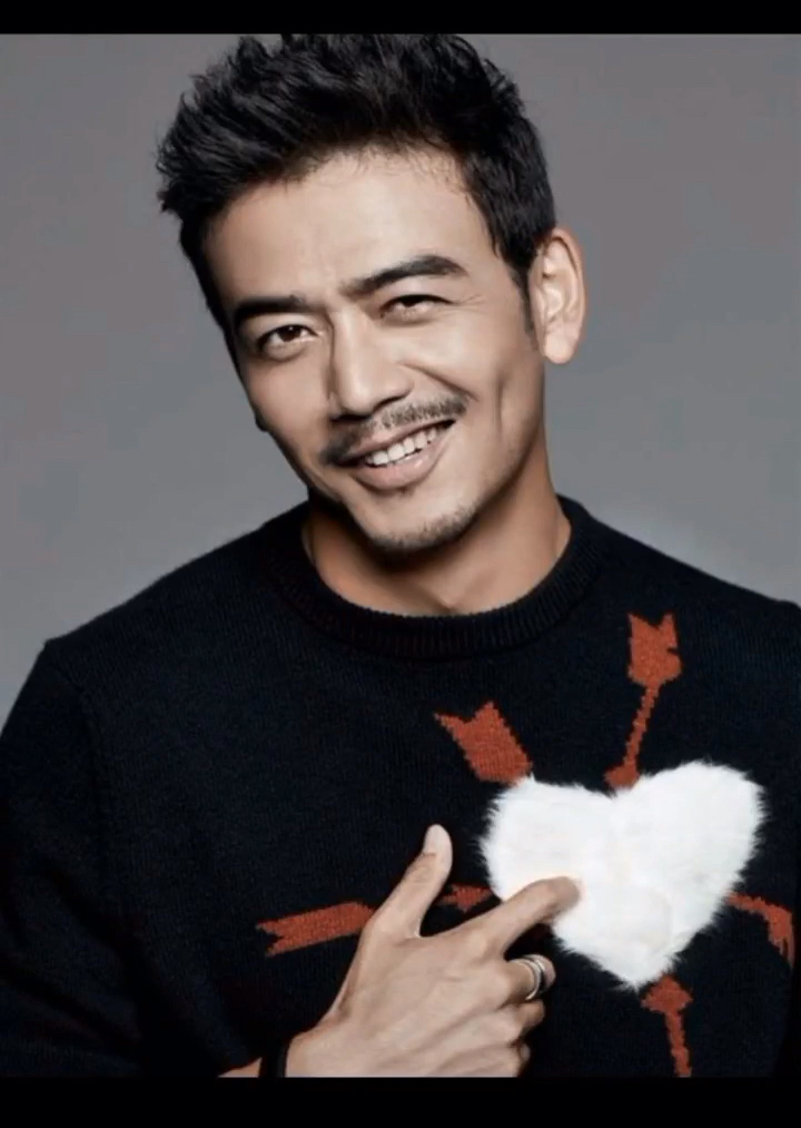 杨烁你们喜欢他吗?酒窝,小胡须,温柔又男人