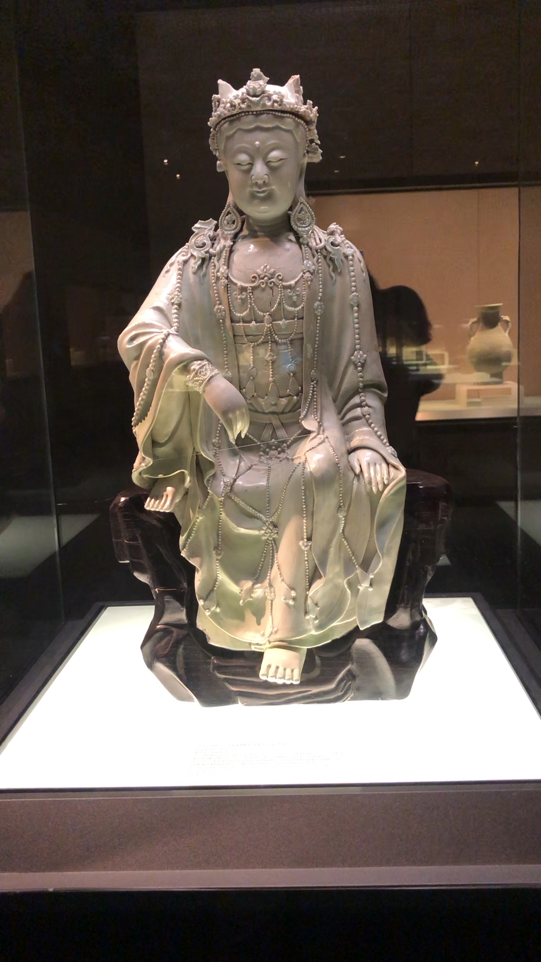 北京首都博物馆 元代景德镇青白瓷观音菩萨像