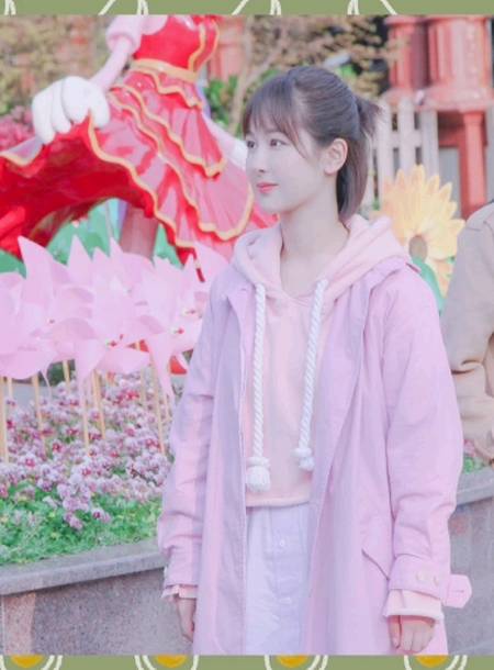 杨紫粉色卫衣太可爱了,小鱿鱼走起!