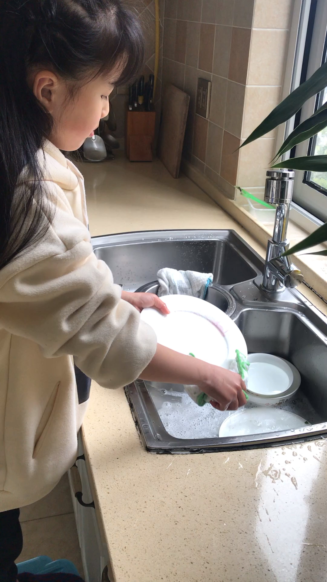 会帮忙做家务的女孩最美