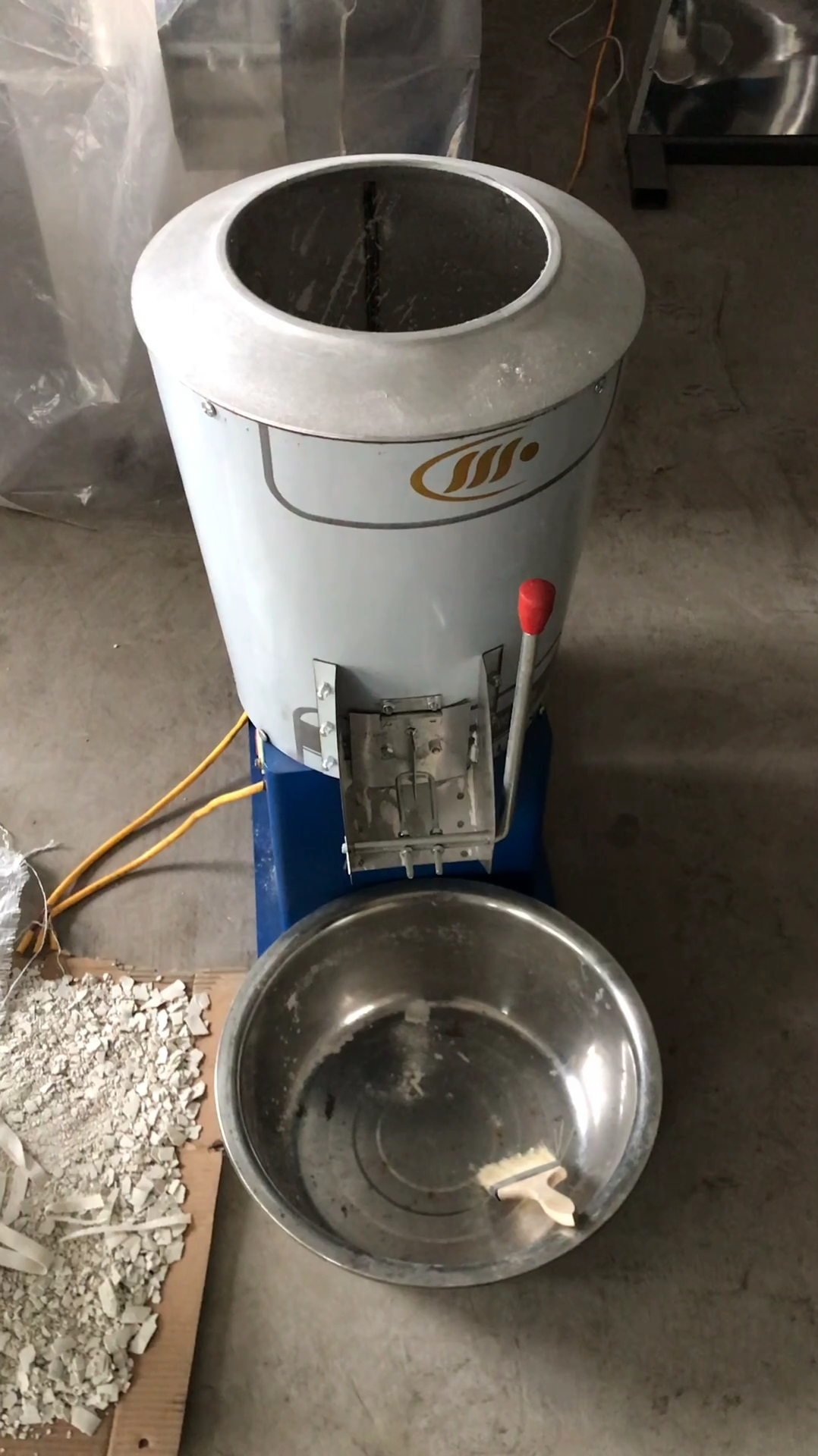 拌料机-拌面机-开始拌面粉-看下搅拌效果!