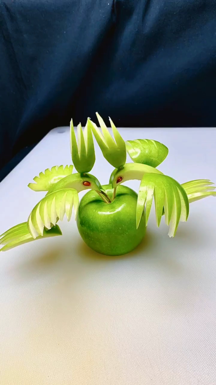 #冬季进补计划#苹果切鸳鸯小鸟#水果雕刻@全民小助手