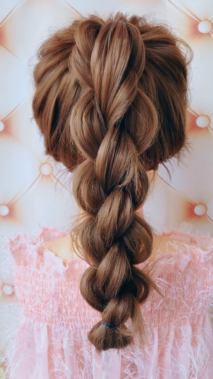 立体感十足的四股辫,喜欢的宝宝帮娜姐点点谢谢你的支持