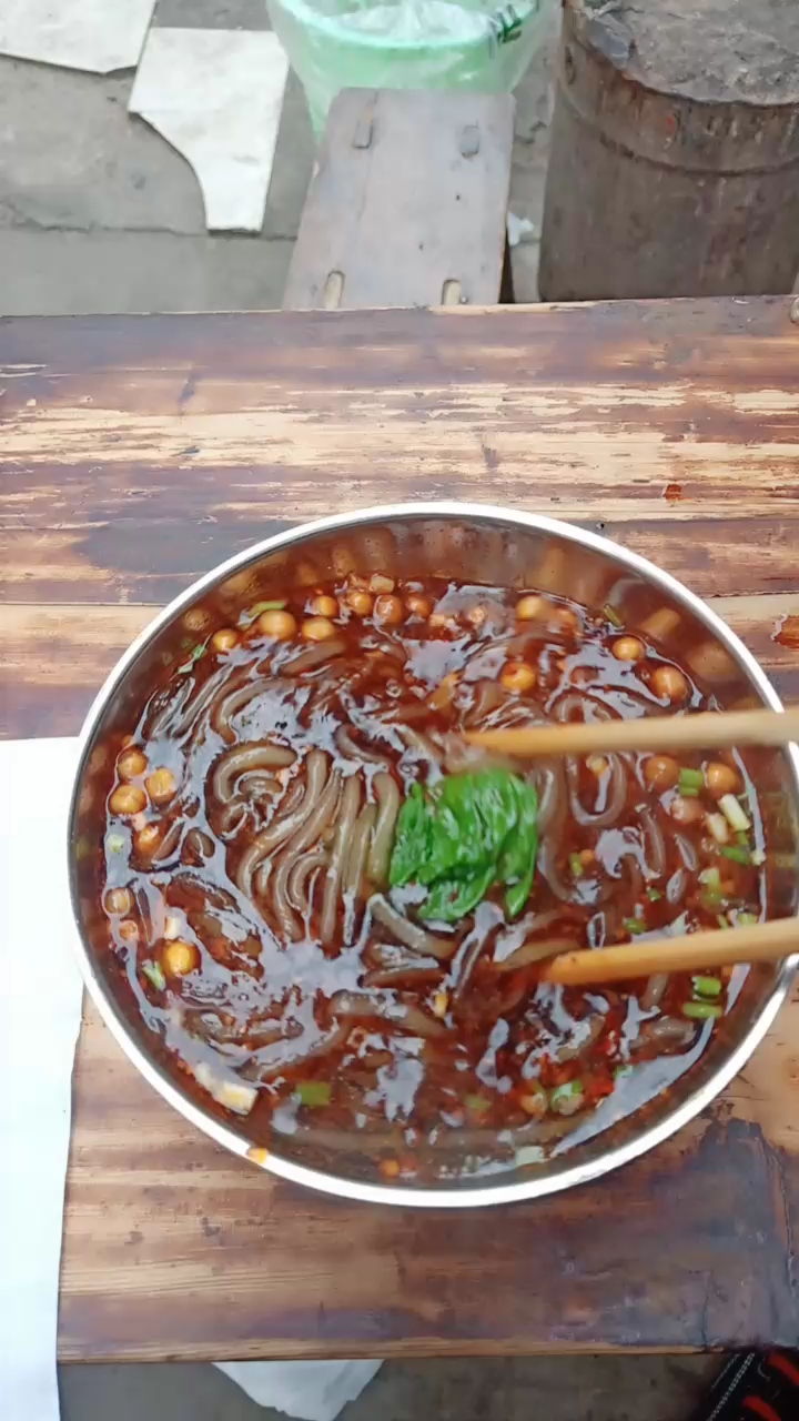 四川宜宾筠连美食(酸辣素水粉)