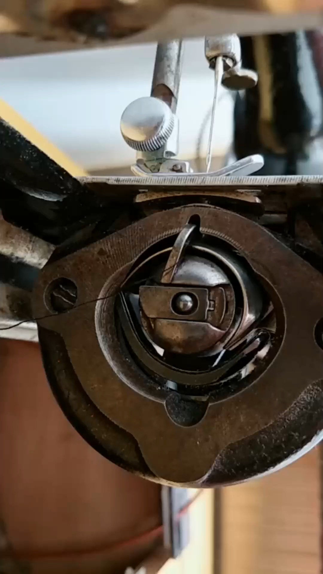 明星娱乐#老式缝纫机跳线怎么调终于搞懂了,感兴趣的可以看看-度小视