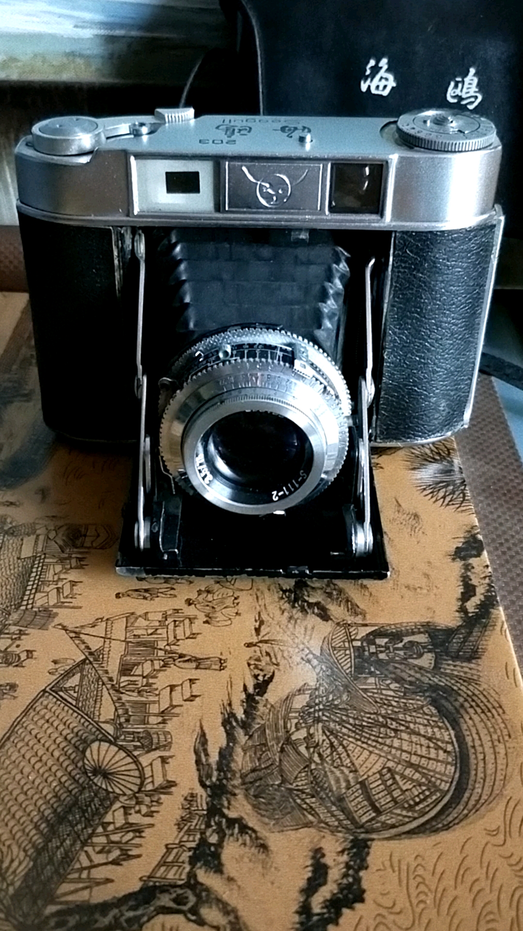 海鸥203折叠风琴相机是上海照相机二厂1964年开始生产的,共生产了31万