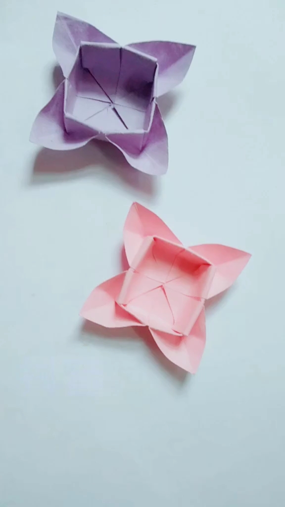 花瓣收纳盒折纸教程,喜欢的点个赞吧