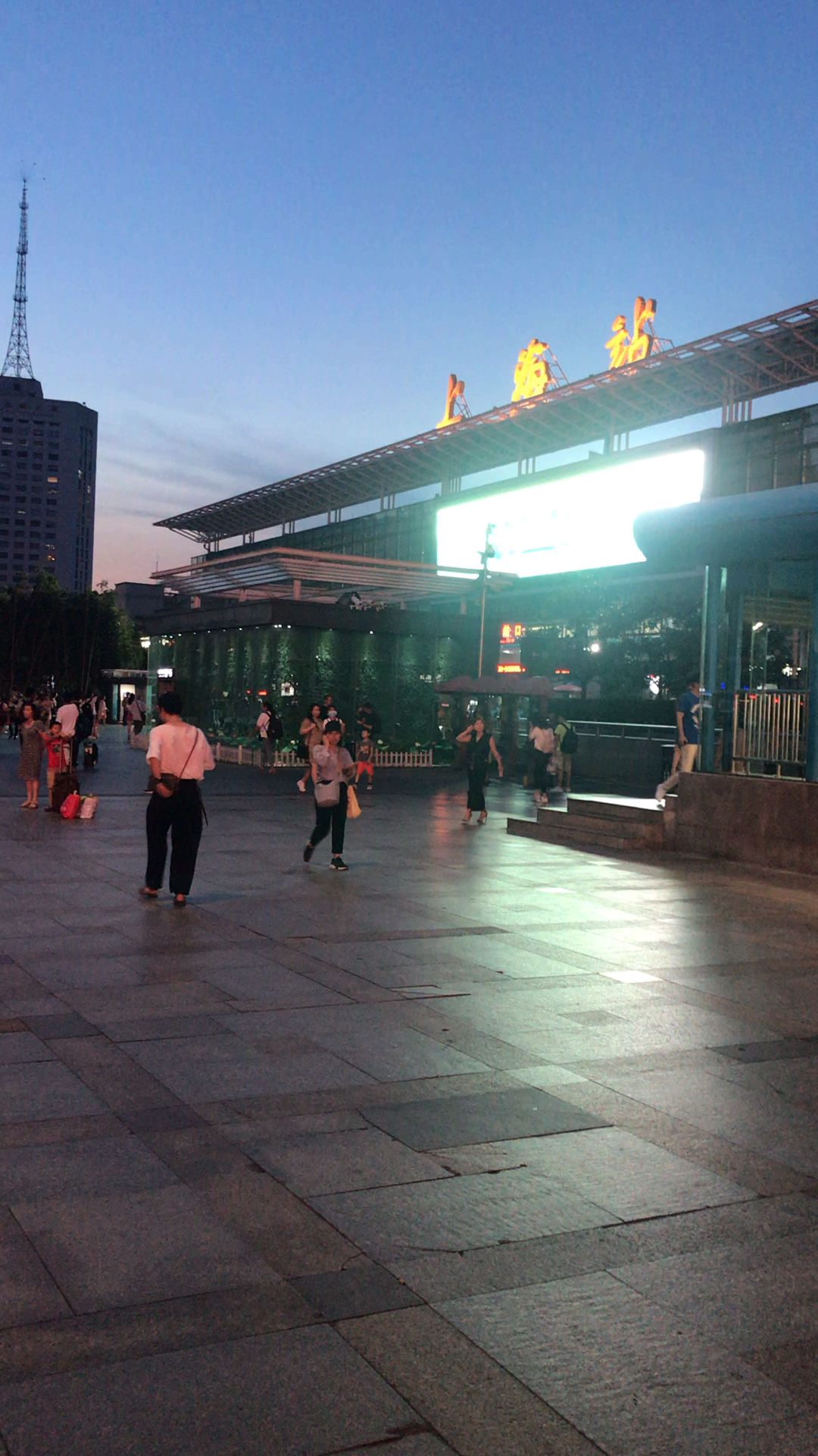 夏夜#夜晚的火车站