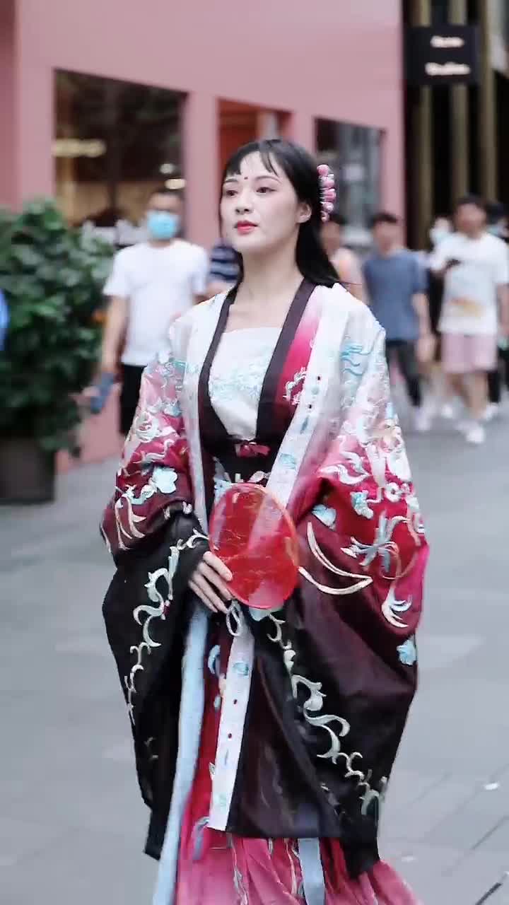 一字马汉服美女施梦露,太仙了吧!