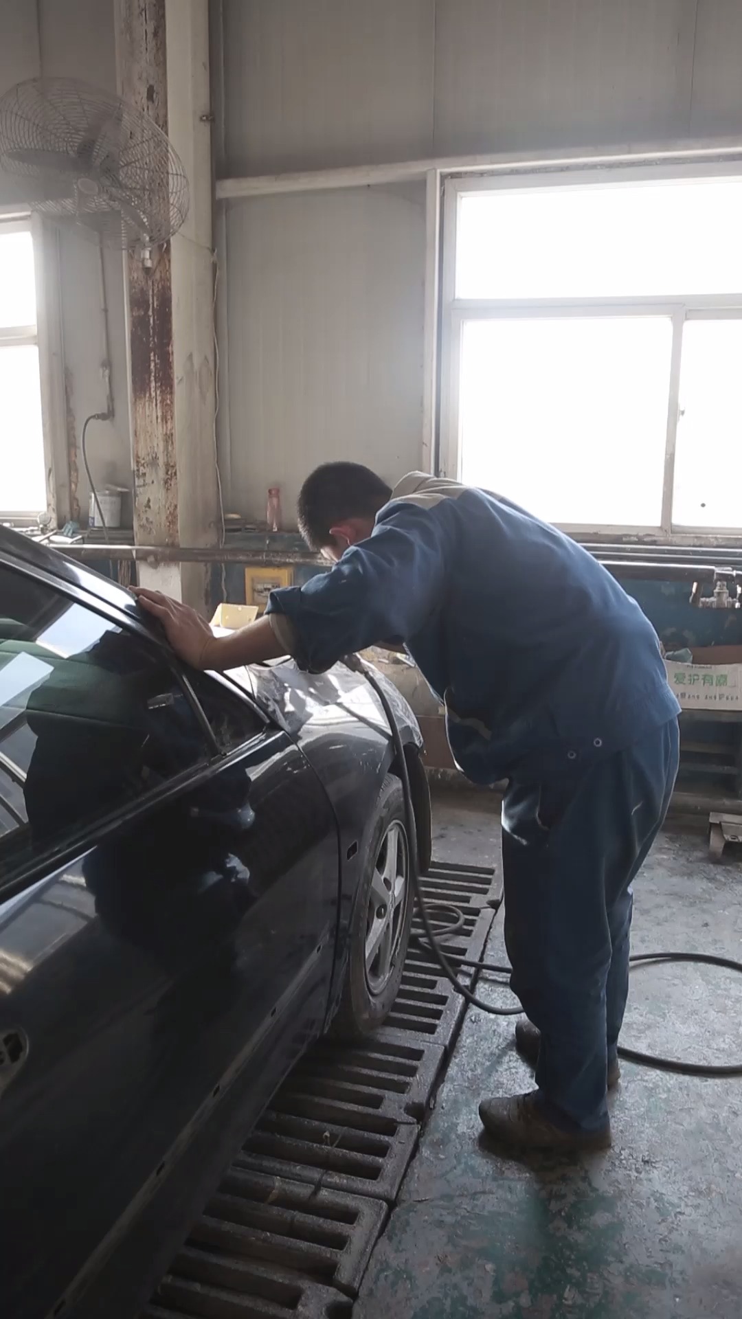 汽车喷漆#修理厂都是怎么给车打磨的,我来告诉你