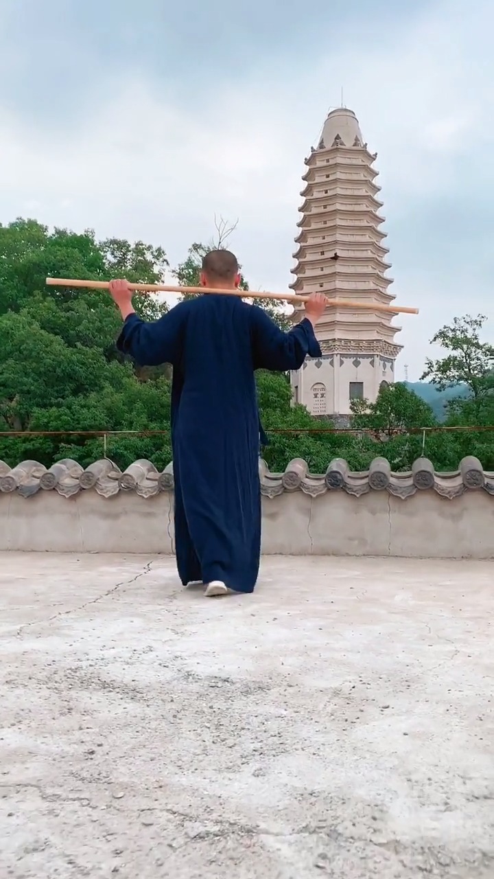 少林寺:这套棍法献给大家,不要学去打狗哦