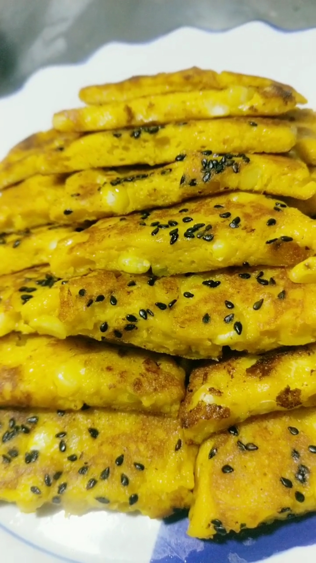 南瓜玉米饼这样做香甜软糯.