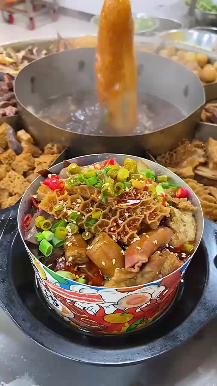 生活就该像这喷泉牛杂锅一样,每天都要咕嘟咕嘟的热情奔放