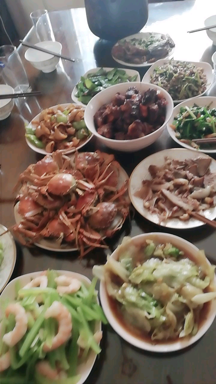 公公过生日,跟老公小姑子我们三个人一起做的一桌美餐