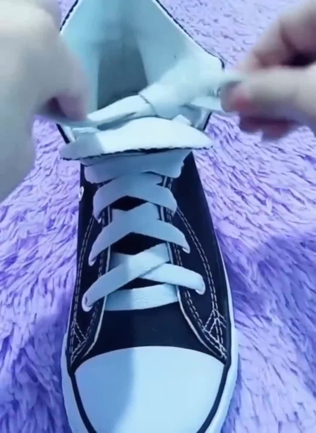 穿高帮鞋这样隐藏鞋带,简单又好看,还没学会的快来看看-度小视