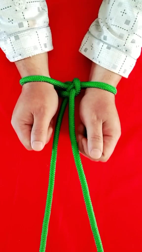 捆绑犯人手铐结,安全牢固