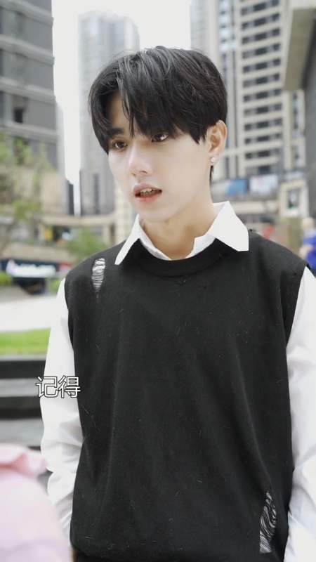 扫码下载度小视 发个视频 让别人知道 志鸿白马小志 30.