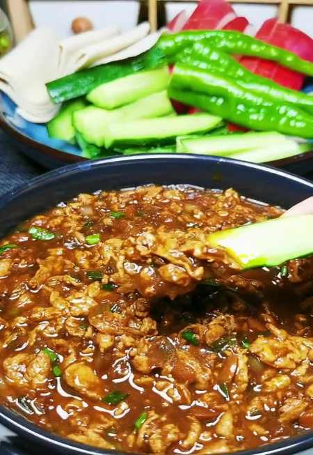 这样做鸡蛋酱,可口开胃,无论是拌饭还是拌面,亦或是蘸食那都超美味.