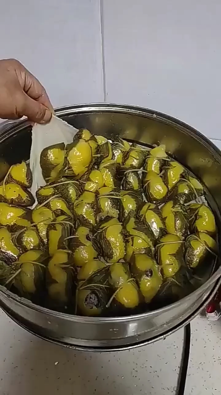 看我用苏子叶蒸的粘豆包,咋样想吃吗?