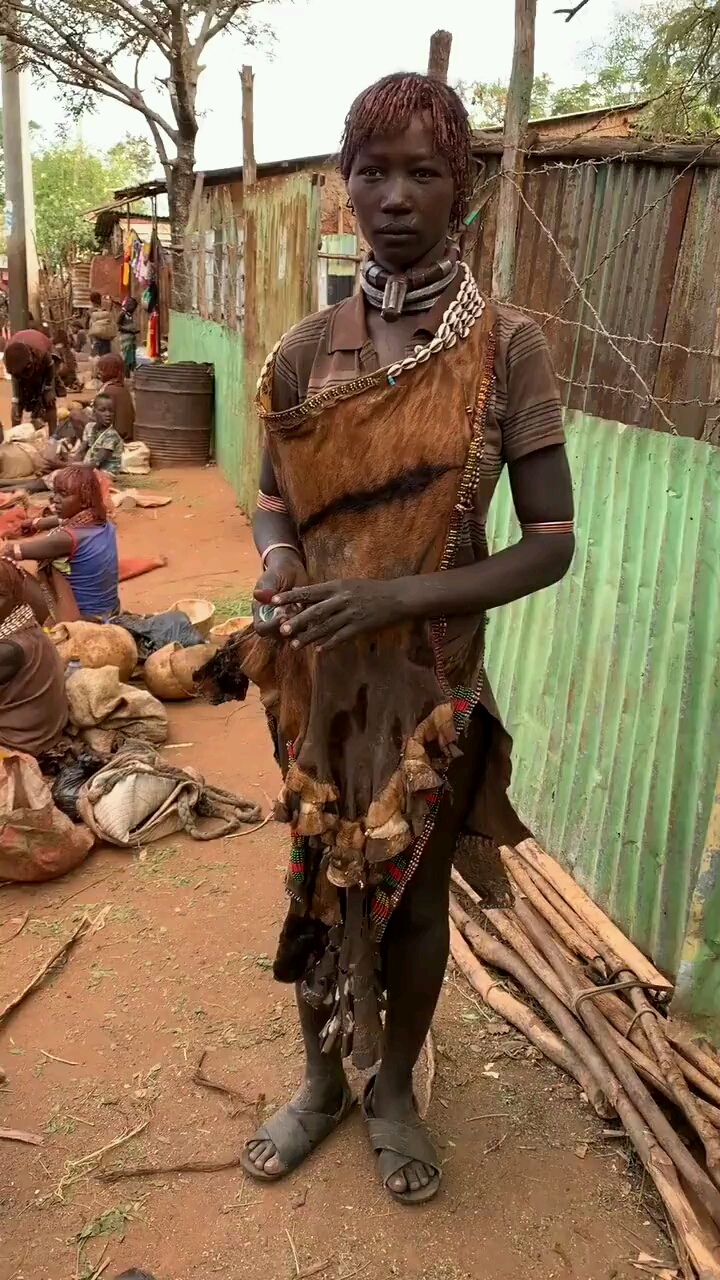 非洲红泥族生活图片