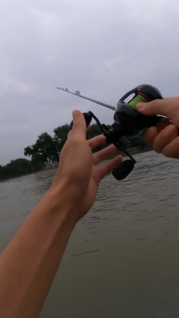 路亚最后的尊严没有大鱼钓的时候钓小鱼也很香16号飞蝇钩