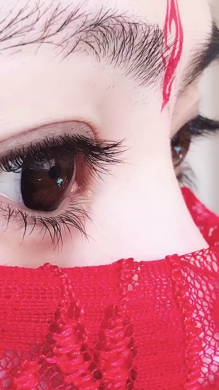 一双眼拯救一张脸