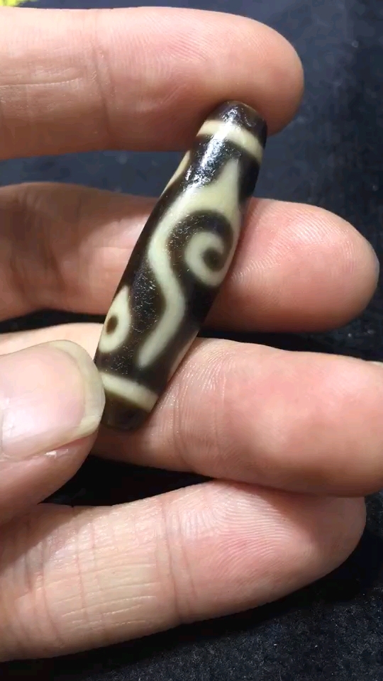 西藏天珠如意四眼