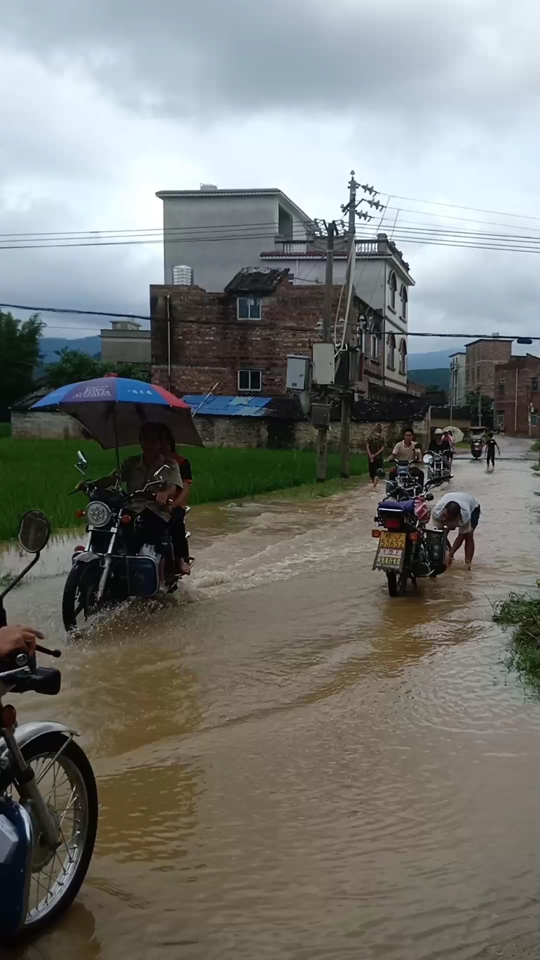 夏夜#摩托走水路