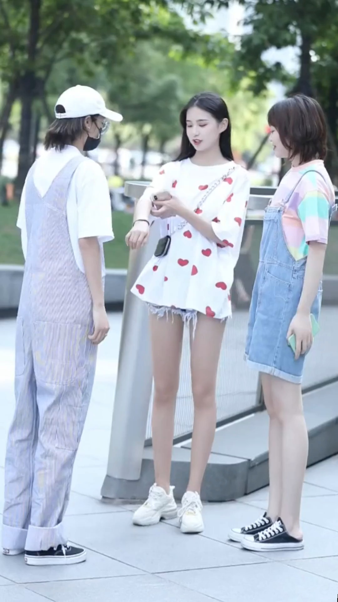 听说所有男生都喜欢皮肤白的女孩子?