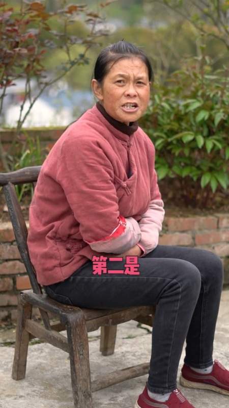 开始怀疑人生了,我到底得多丑妈妈嫌女儿丑的高段位