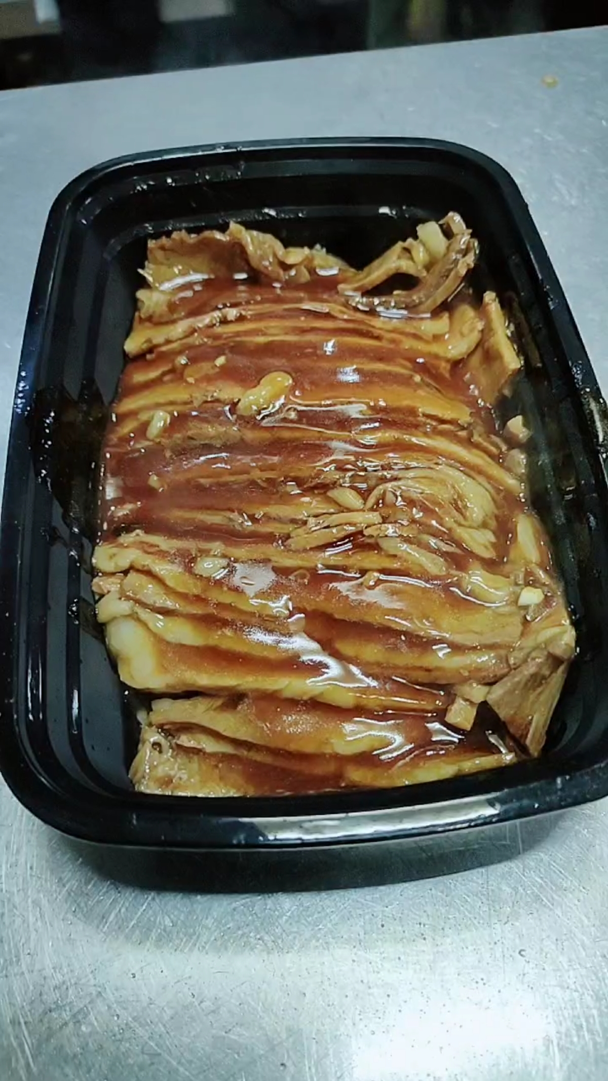 秀出你的拿手菜#厨师来应聘,老板说要能把扒肉条整齐装盒应聘就过关