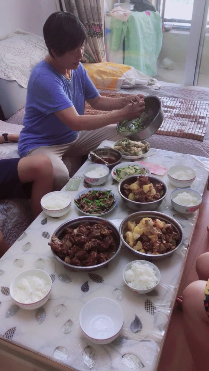 我家盛菜就用盆子上,实惠可劲造