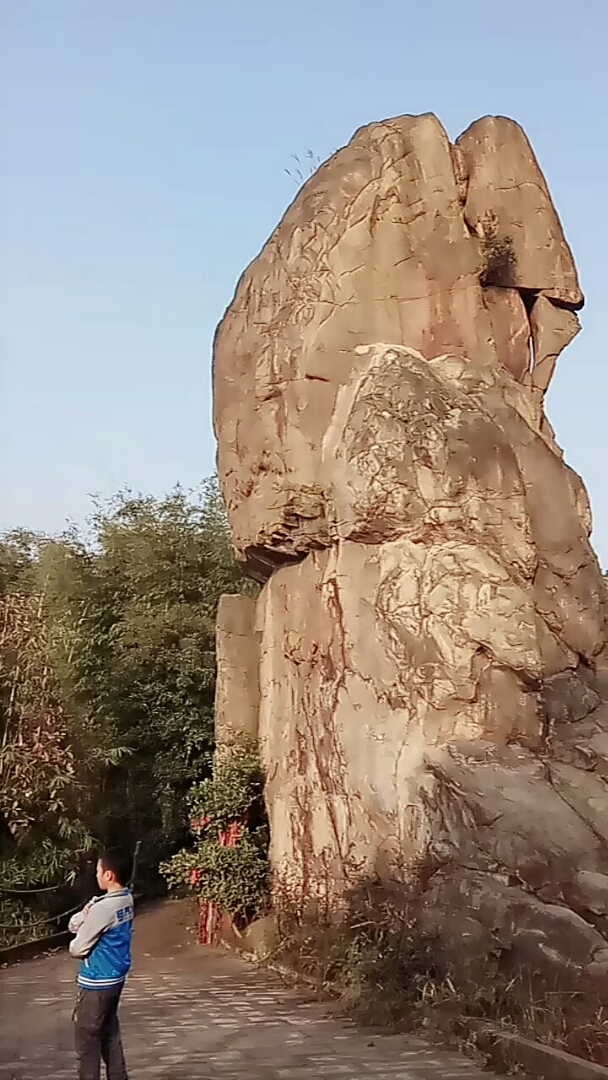 青木关传说中的石老翁