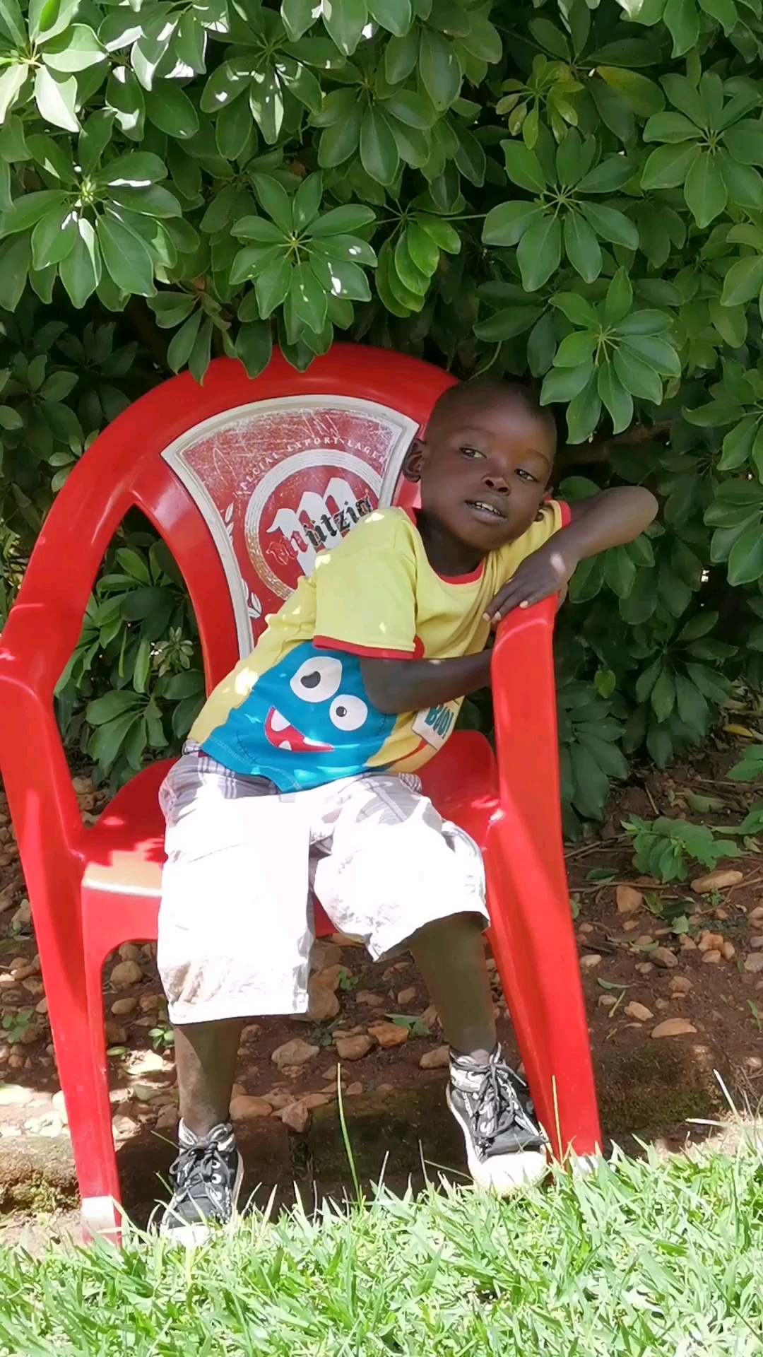 比叨叨的小话唠,回家就变成哑巴了,小呆子了.