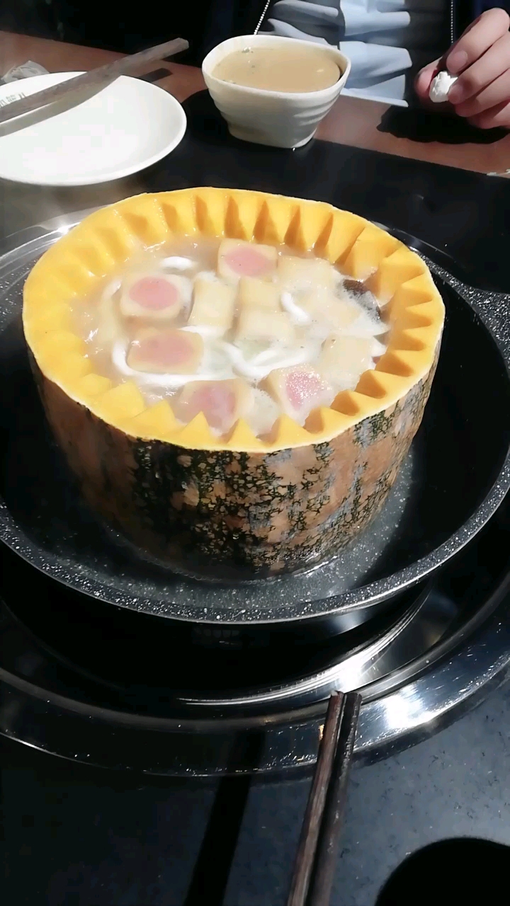 南瓜火锅啊,会不会吃着吃着散架啊