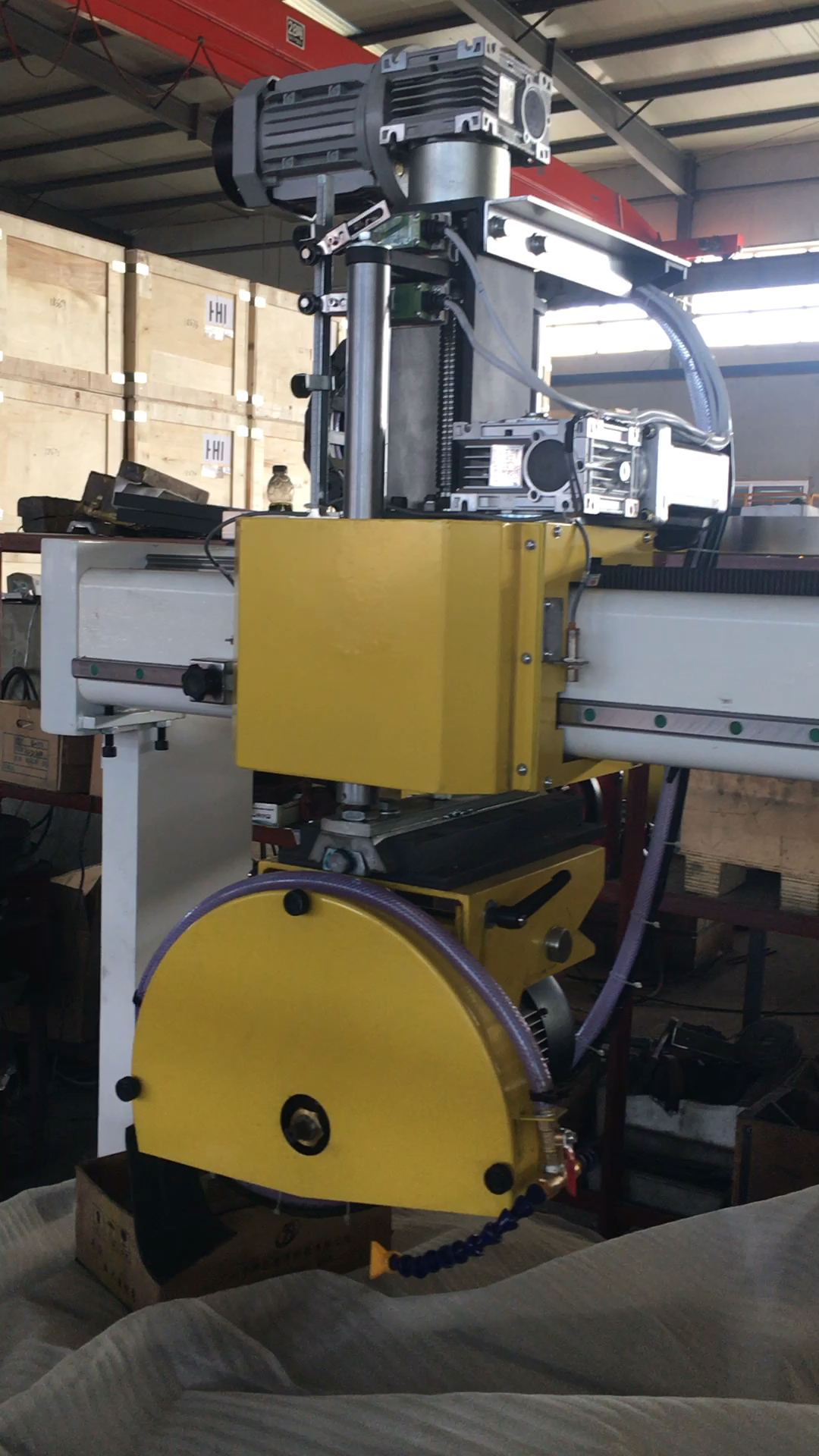 3米长石材切割机,直线导轨,红外线定位,常年确保切割精度0.2mm