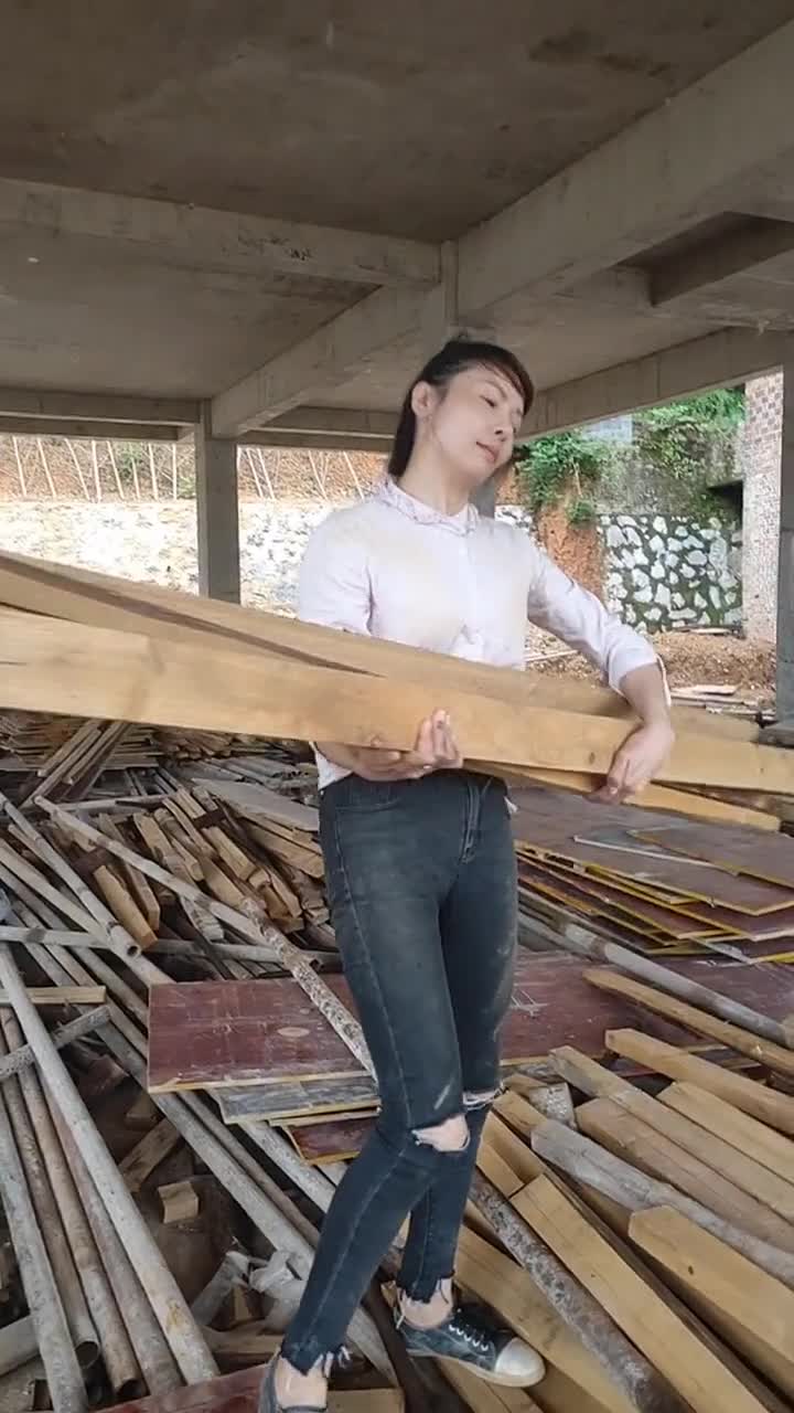工地干活的女人,吃苦耐劳