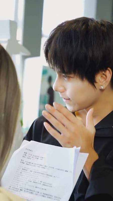 48万粉丝 9条评论 0/100 回复 邓子健10天前 素颜才可以遇到真爱啊